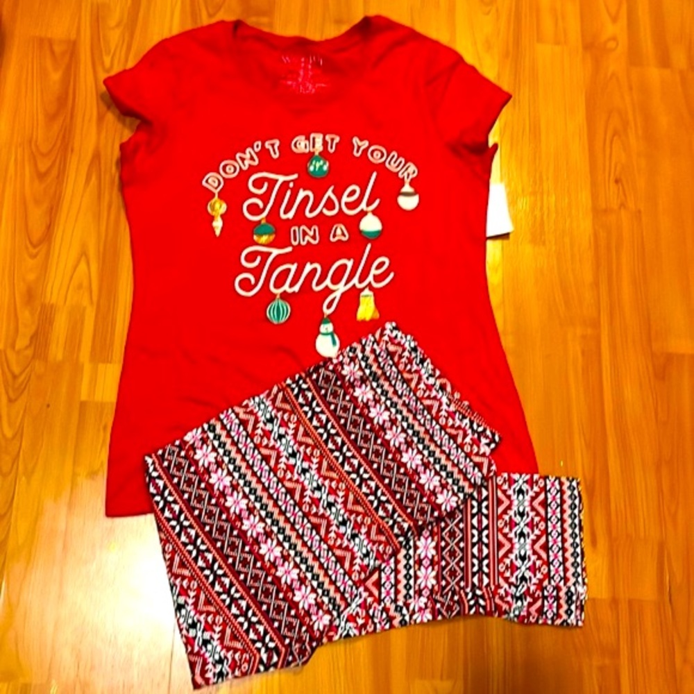 Women’s Plus Size Christmas Tee And Legging Set NWT